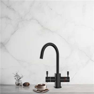 Sofortiger Warm- und Kaltwasserhahn